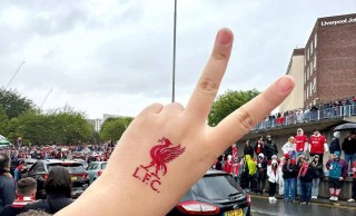 利物浦英超夺冠游行发生汽车冲撞人群事件 中国球迷：我们与危险擦身而过｜封面深镜